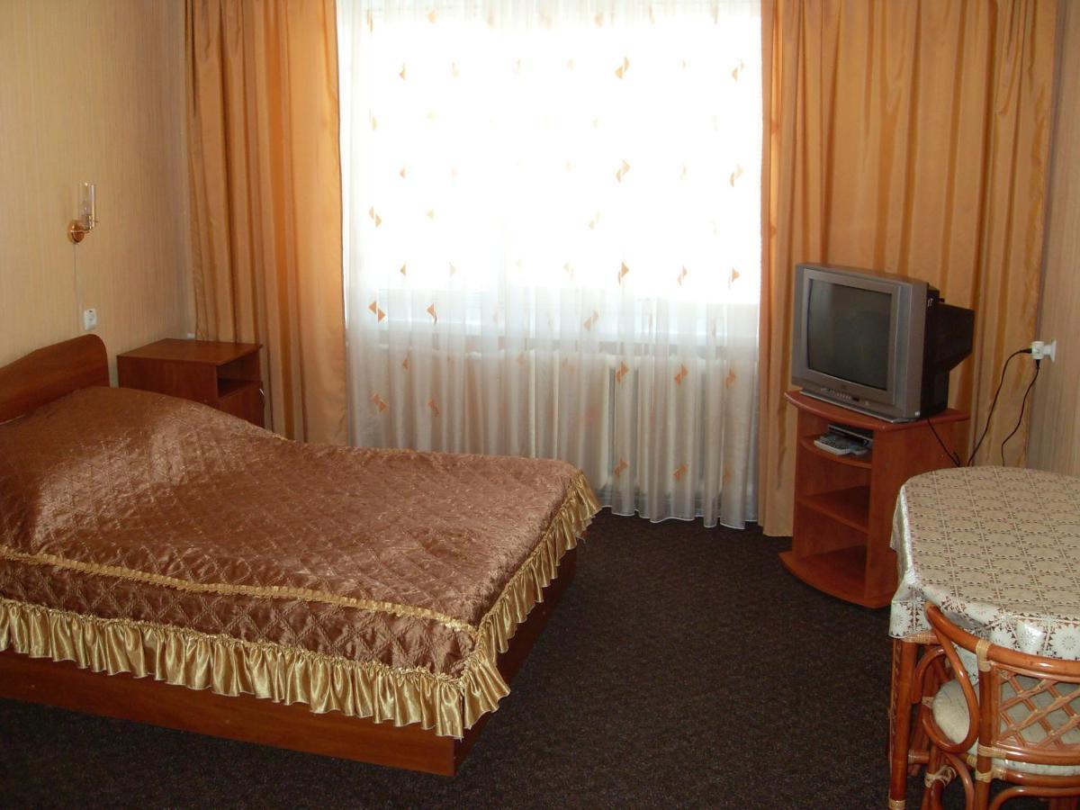 Hotel "Nizhyn" Extérieur photo