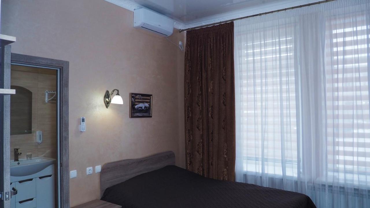 Hotel "Nizhyn" Extérieur photo